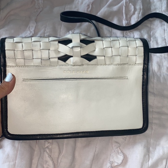 Cole Haan purse barely used - Picture 4 of 4